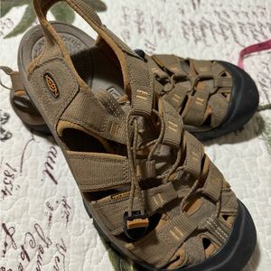 Keen men’s Sandals  size 11 watershoes